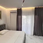 Lezet 酒店 Sarandë