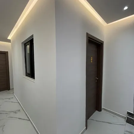 Hotel Lezet Sarandë