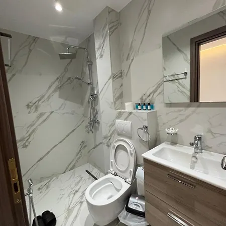 Hotel Lezet 3*