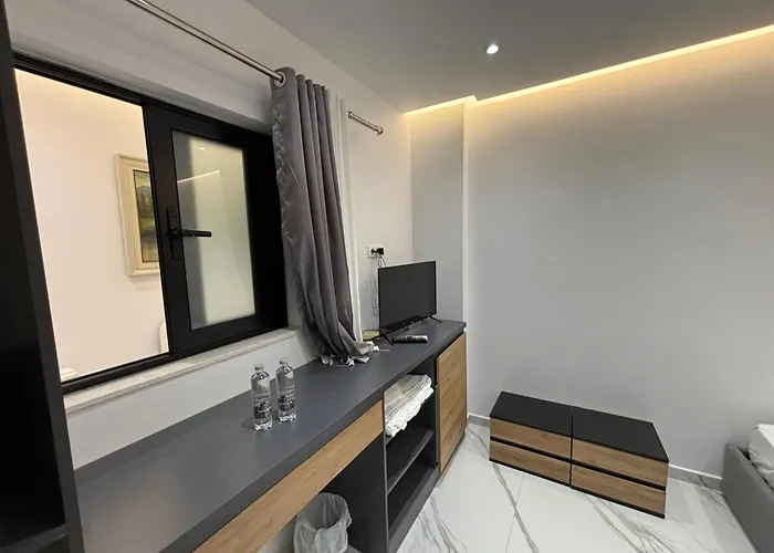 Hotel Lezet 3*