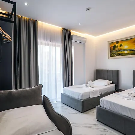 Lezet Hotell 3*