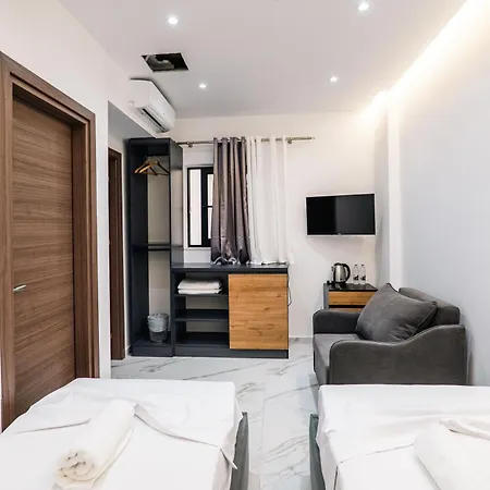 Lezet Hotell 3*