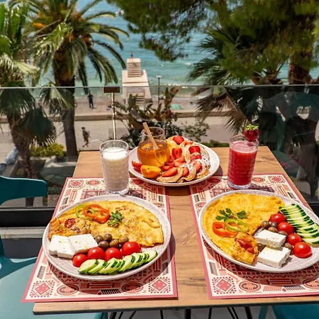 Hotell Lezet 3*