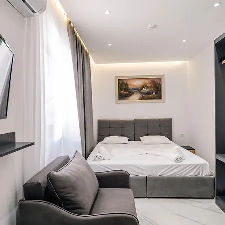 Lezet Hotell Sarandë