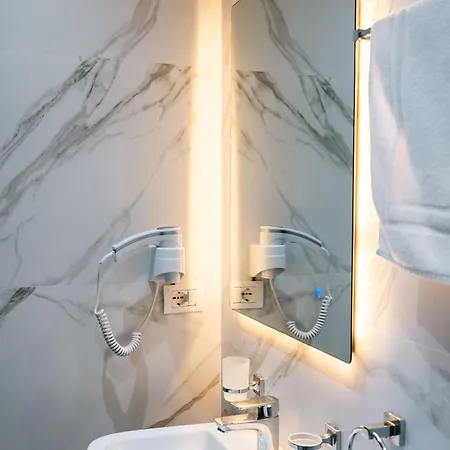 Lezet Hotell Sarandë